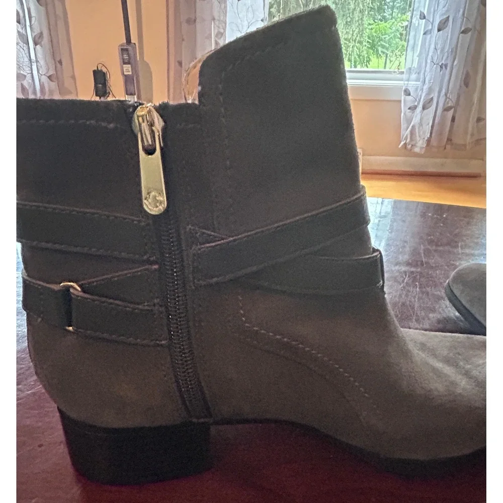 C. Wonder Taylor Ankle Booties Suede 7.5M Dark Gray Boho Chic
